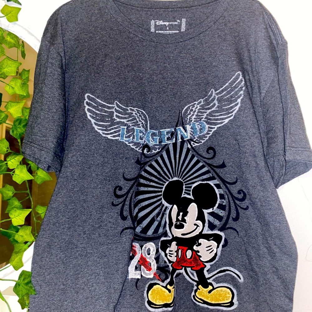 Disney Mickey Mouse graphic t shirt.